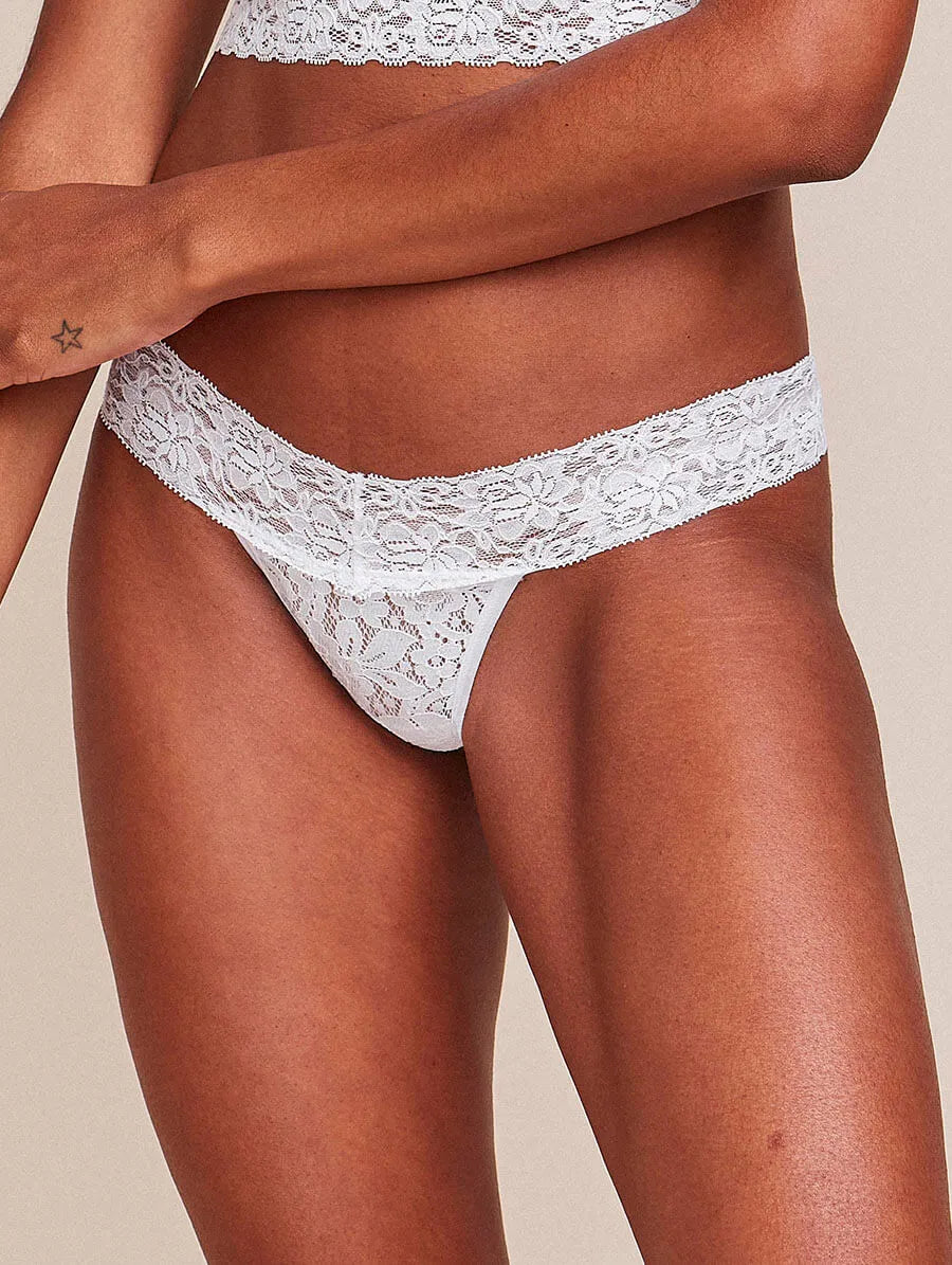 Elastic lace thong panties