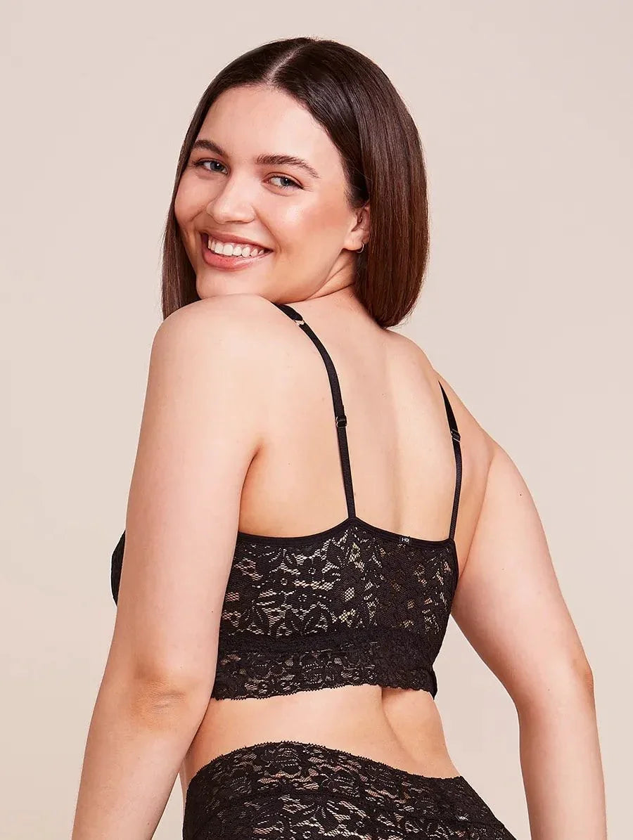 Non-wired removable padded racerback top