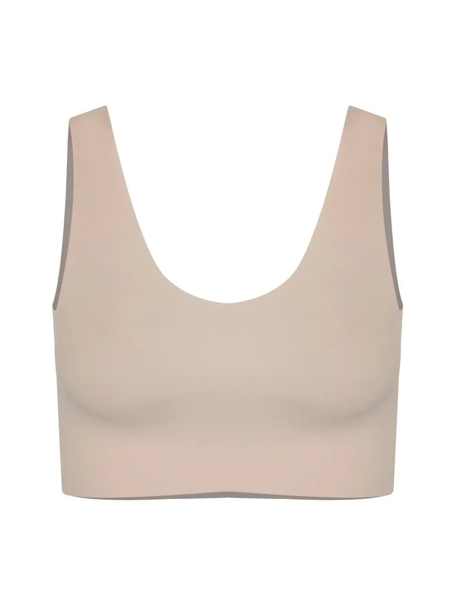 Seamless microfiber top with padding